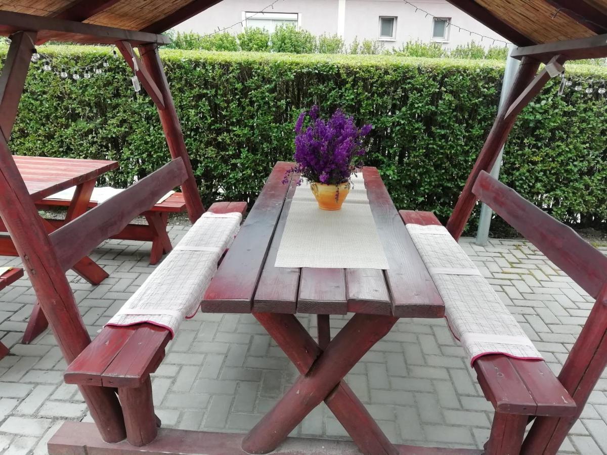 Apartamento Vadásztanya Fogadó Egerszalók Exterior foto