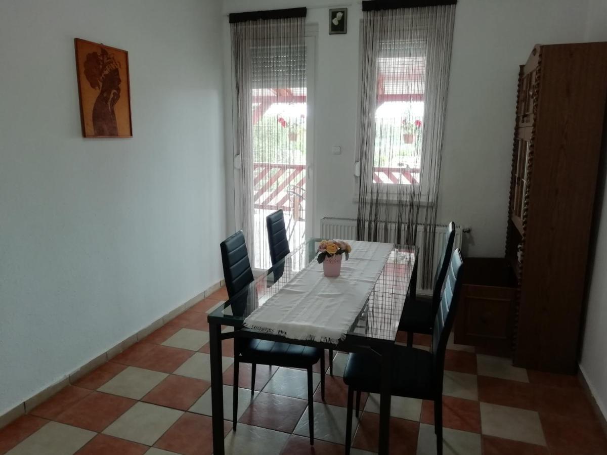 Apartamento Vadásztanya Fogadó Egerszalók Exterior foto